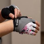 Non-slip workout gloves for gym with palm cushioning and wrist closure - Image 7